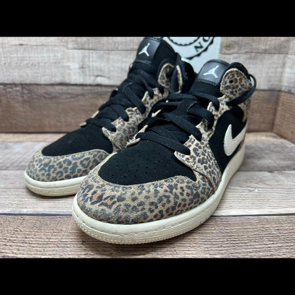 Nike Air Jordan 1 Mid SE Leopard Cheetah BQ6932-021 Youth Size 3Y Women Size 4.5 - Picture 2 of 12
